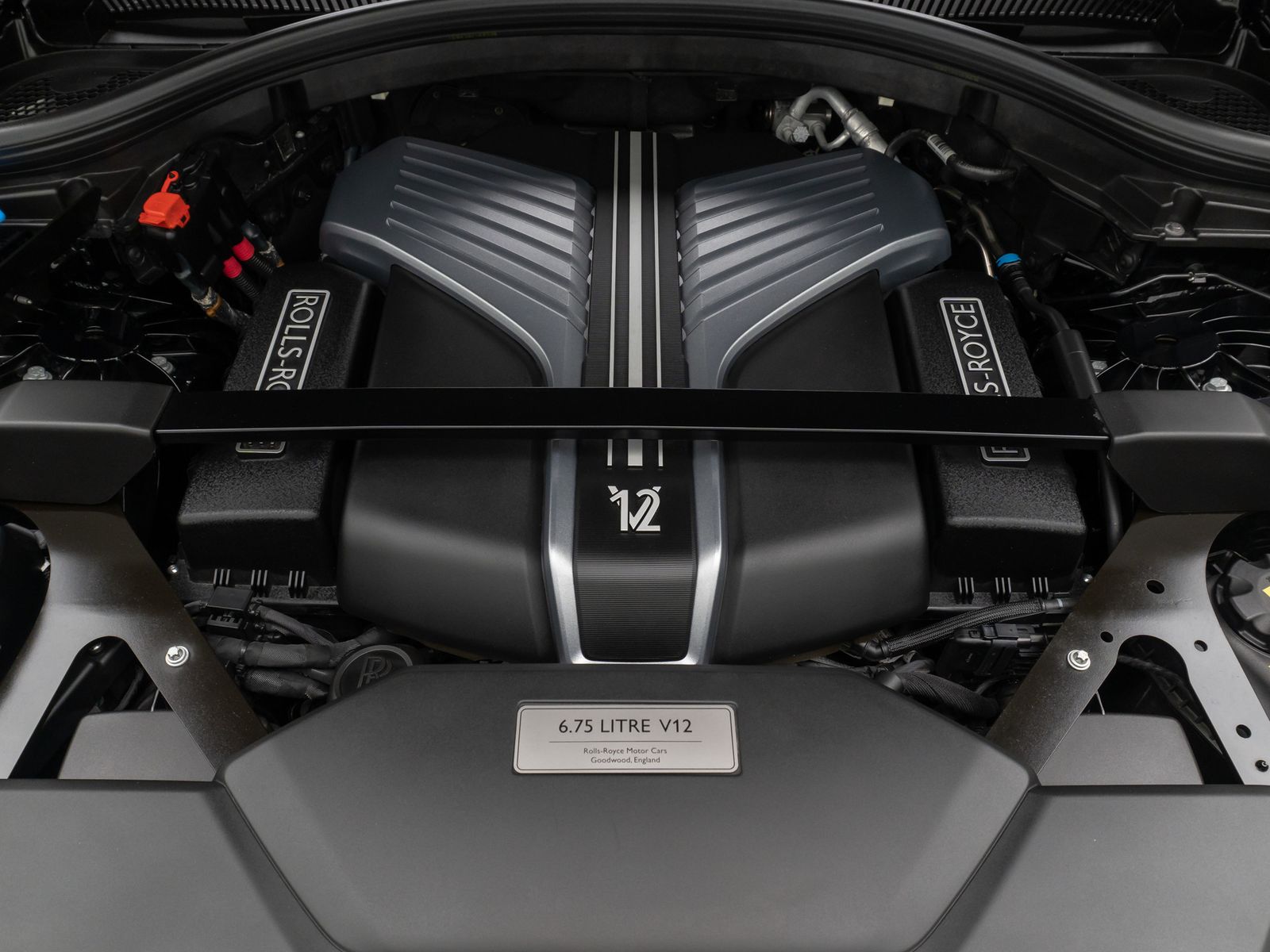 Fahrzeugabbildung Rolls-Royce Cullinan Black Badge Night Vision Novitec VOLL