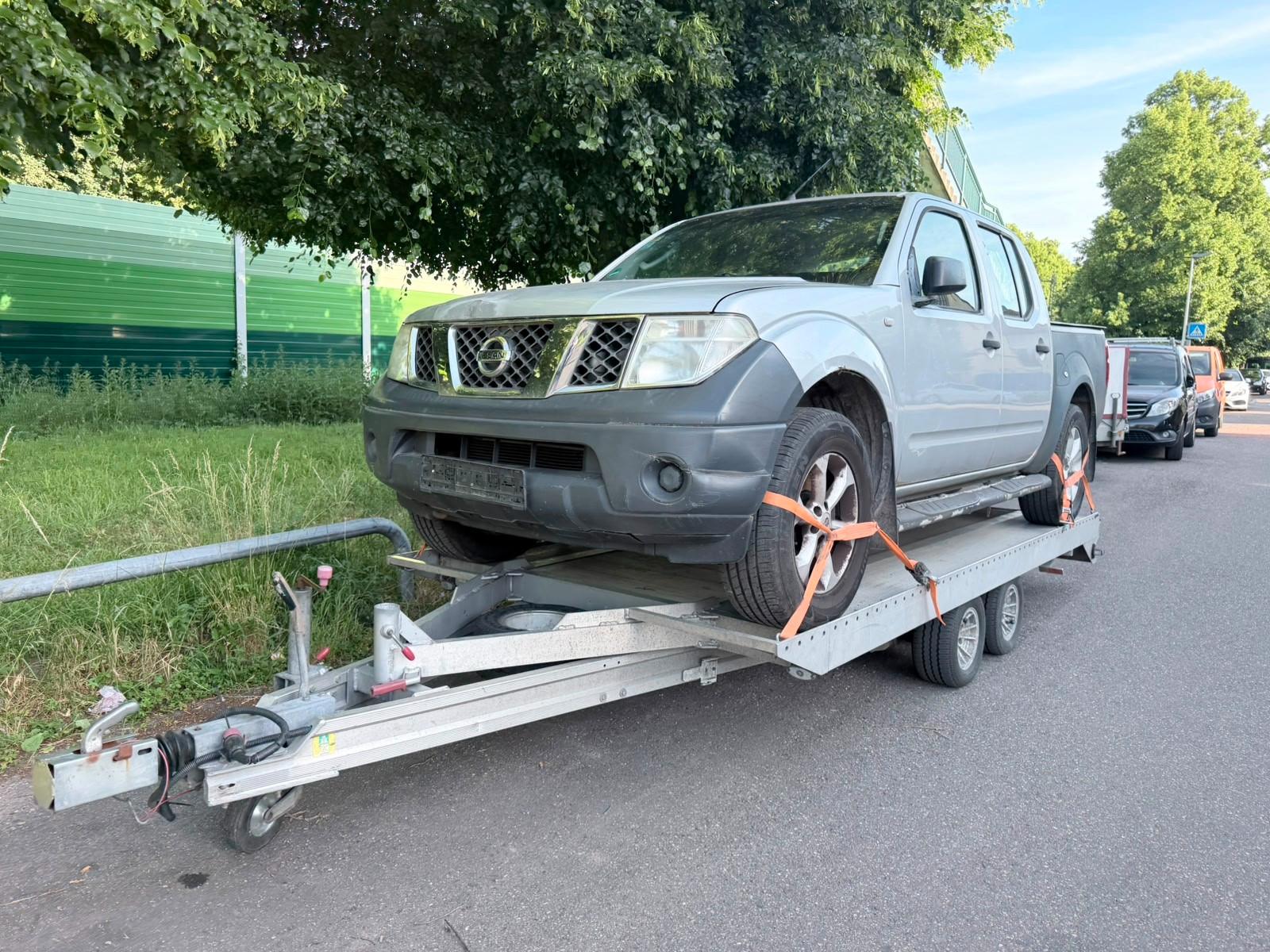 Nissan Navara Pickup DoKa Comfort 4X4 Motorschaden