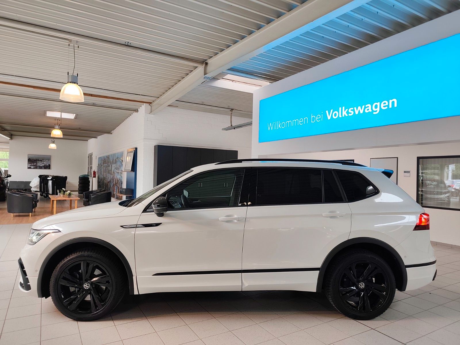 Volkswagen Tiguan Allspace 2.0 TSI 4MOTION R-Line *7-Sitze* foto 2
