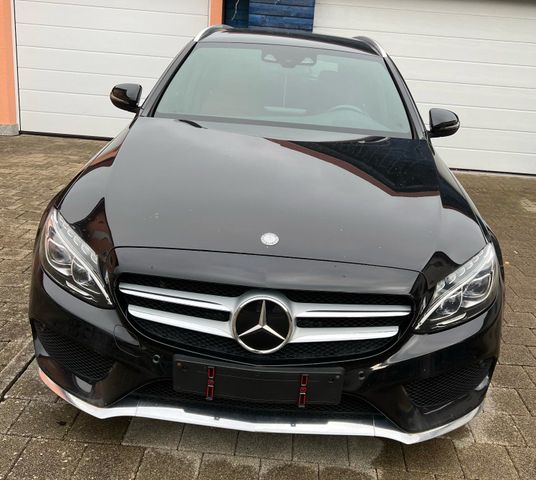 MERCEDES-BENZ MercedesBenz C300 TModell  EZ 08/2015 ...