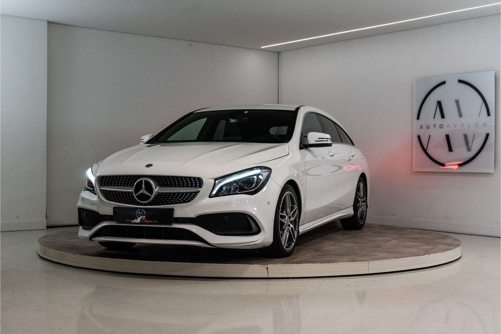 Mercedes-Benz CLA 180 Shooting Brake AMG 123PK | LED | Stoelve