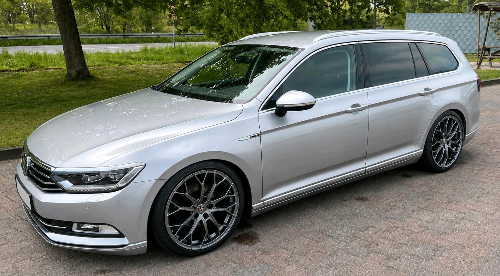 VW VW Passat R-Line Interieur 19 Zoll Felgen ...