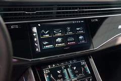 AUDI Q8 50 TDI S line | Pano | HuD | Carbon | B&O AUDI Q8 50 TDI S line | Pano | HuD | Carbon | B&O