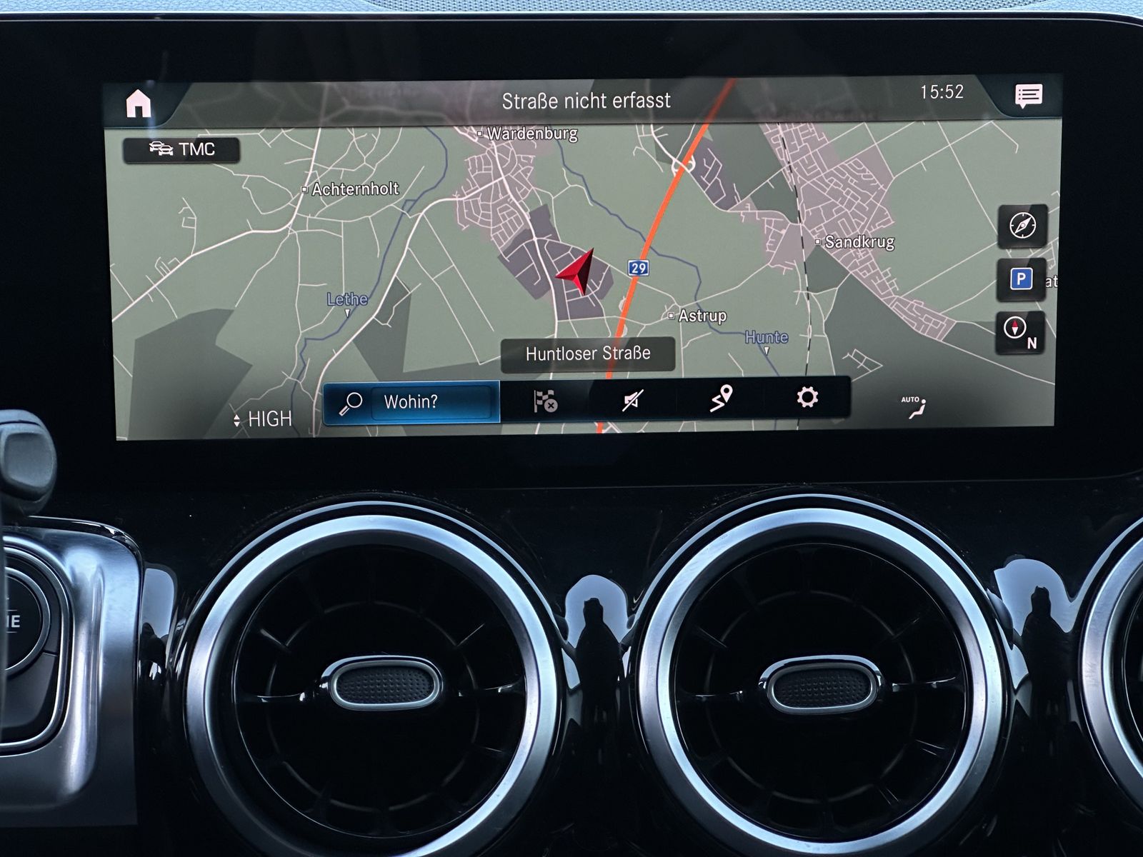 Fahrzeugabbildung Mercedes-Benz GLB 200d Progressive NAV+LED+DISTRONIC-PLUS+AHK