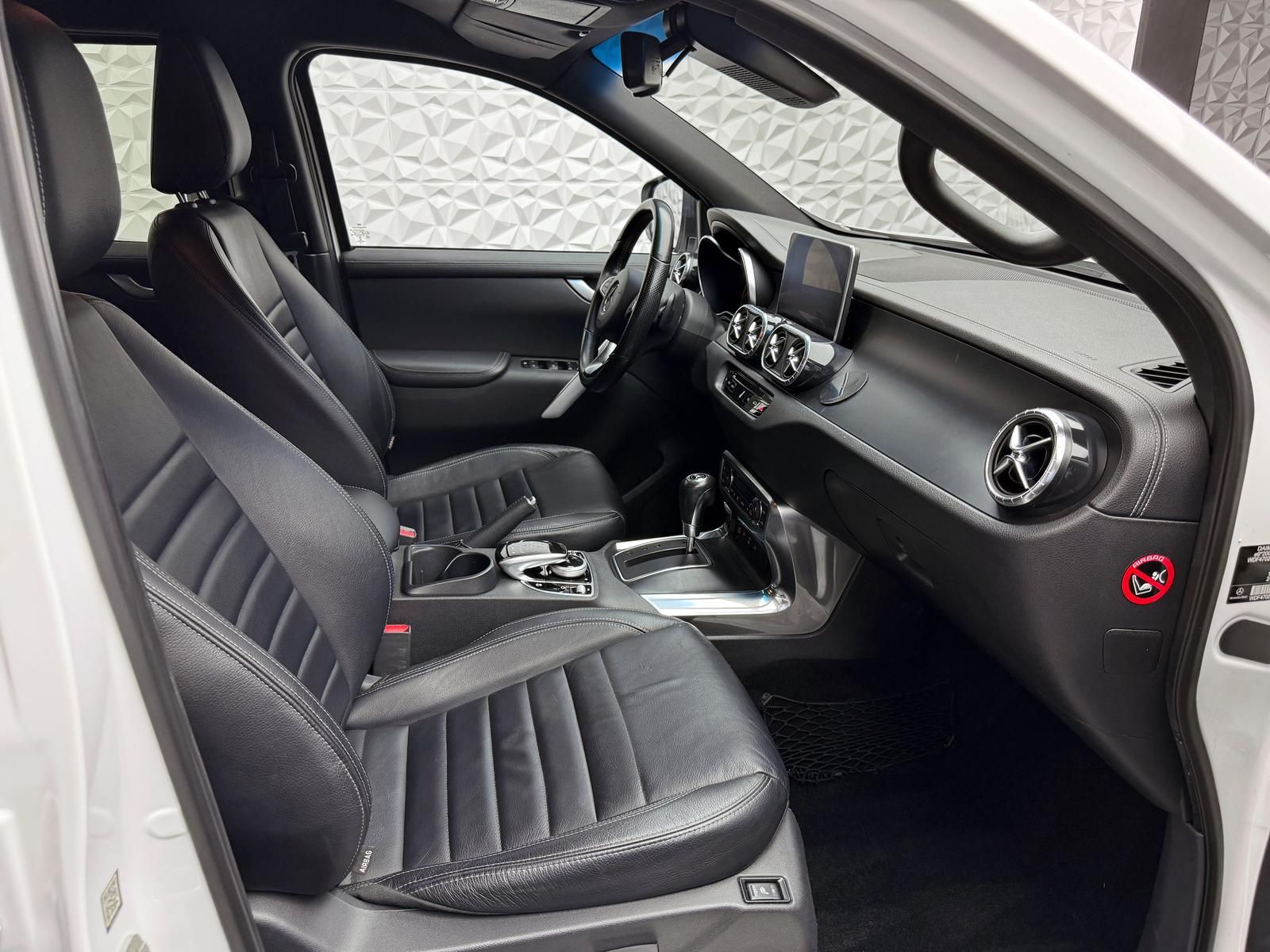 Fahrzeugabbildung Mercedes-Benz d POWER-EDITION/4MATIC/LED/KEYLES/360°/AHK