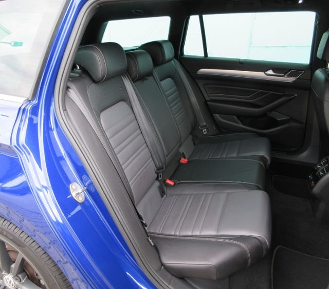 Passat Variant 2.0 TDI 240 PS 4M DSG R-Line Eleg