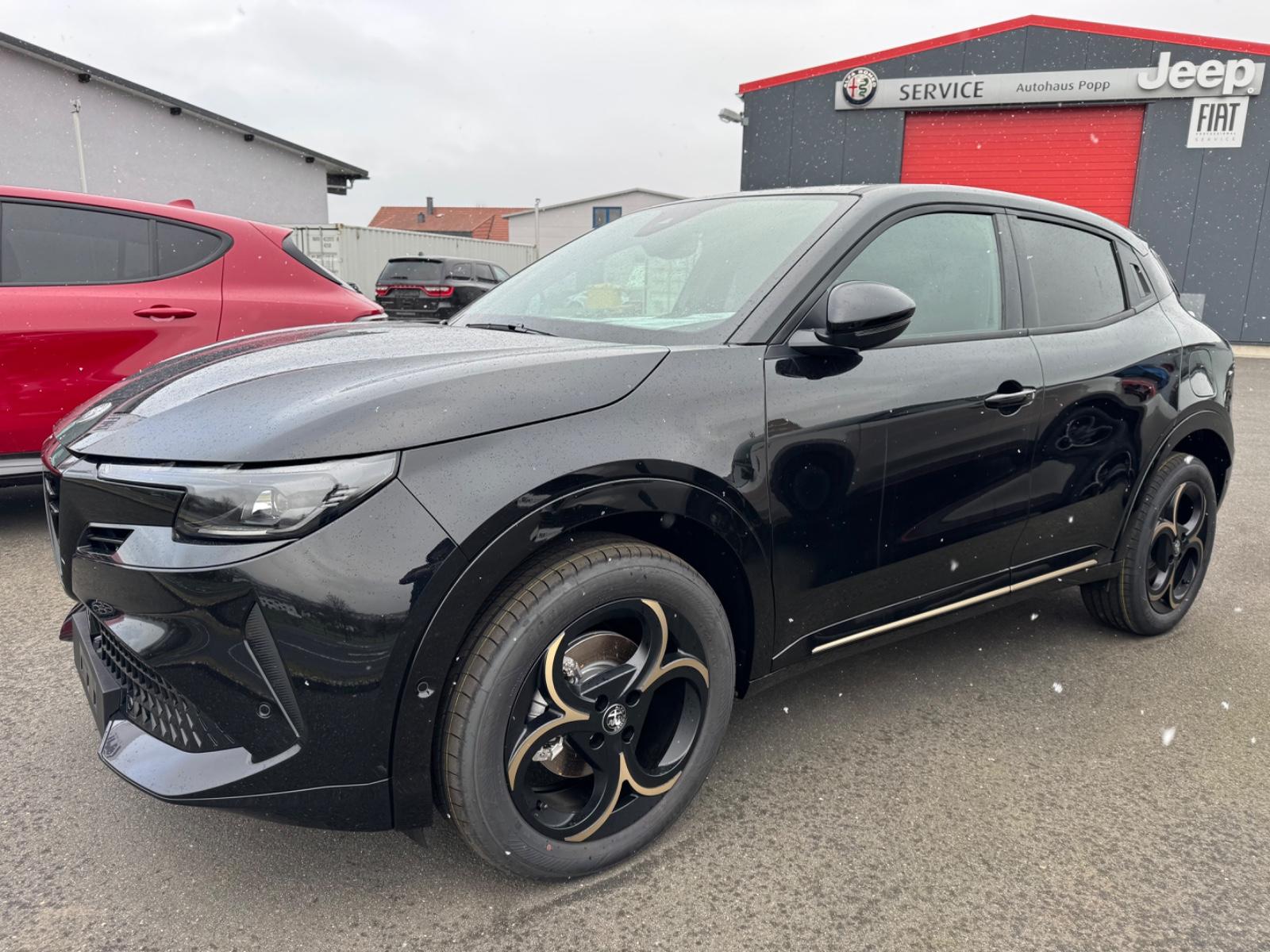 Alfa Romeo Junior Ibrida Intensa Allrad Q4