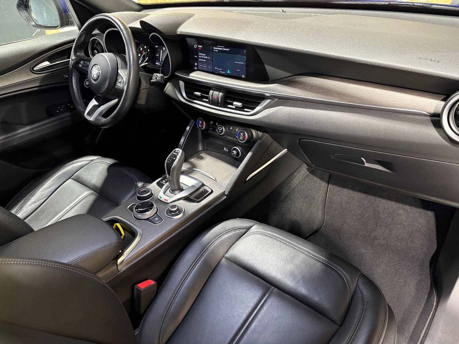 Fahrzeugabbildung Alfa Romeo Stelvio Ti Q4/MEMORY/NAVI/KAMERA/ACC/KLIMA