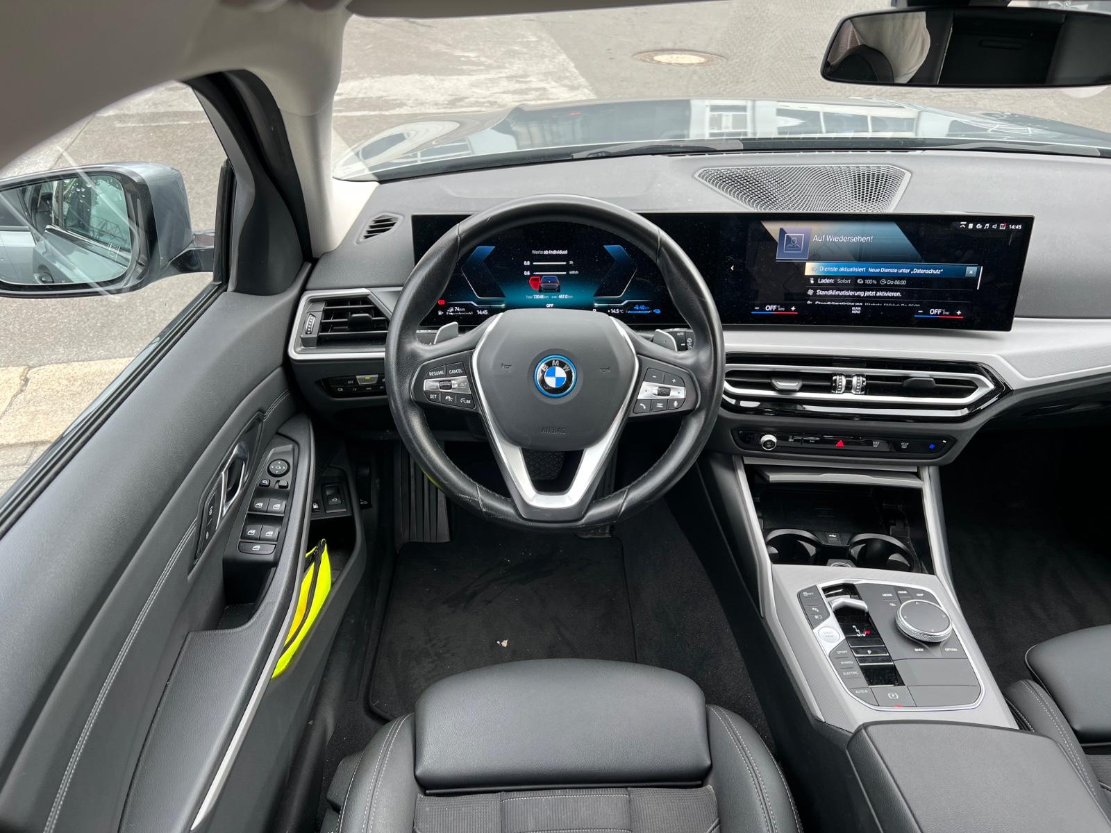 BMW 330e Touring ACC+AHK+Spur+Sportsitze Sensatec