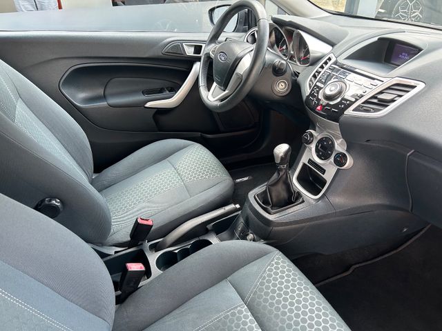 Fahrzeugabbildung Ford Fiesta Titanium+NaviZB+Klima+1.Hand+SHZ+LM+WR+BT
