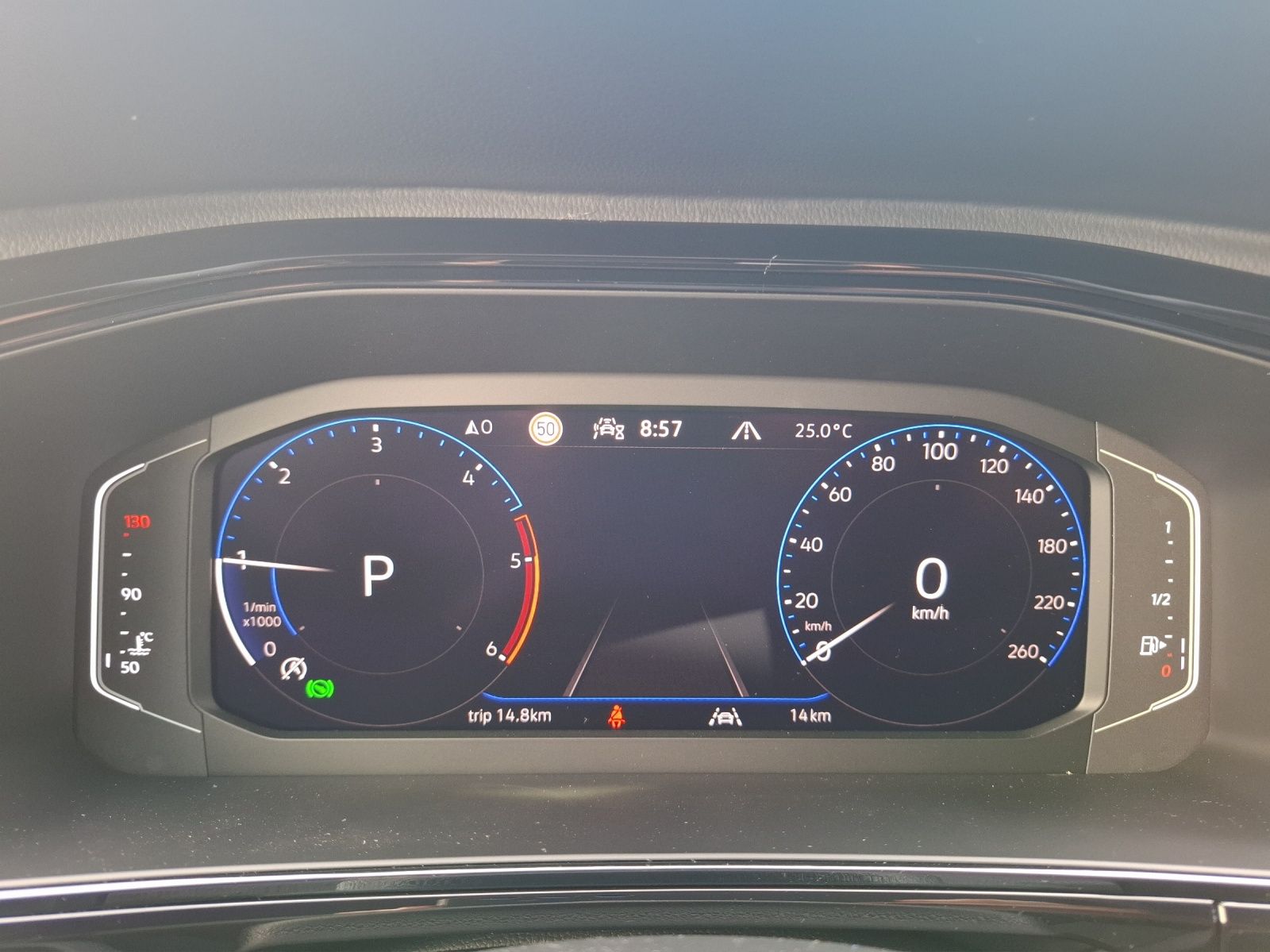 Fahrzeugabbildung Volkswagen T-Roc Style TDI DSG IQ.Light 4M AHK RFK ACC App