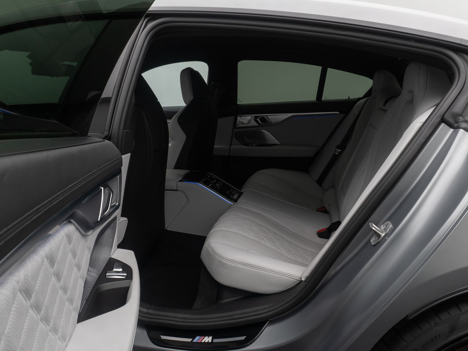 Fahrzeugabbildung BMW M8 Competition Gran Coupé Laser 360°B&W HUD Voll