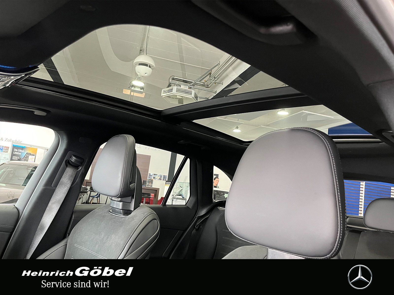 Fahrzeugabbildung Mercedes-Benz GLC 200 4M EDITION-AMG+AHK+PANO+AMBIENTE+KAMERA