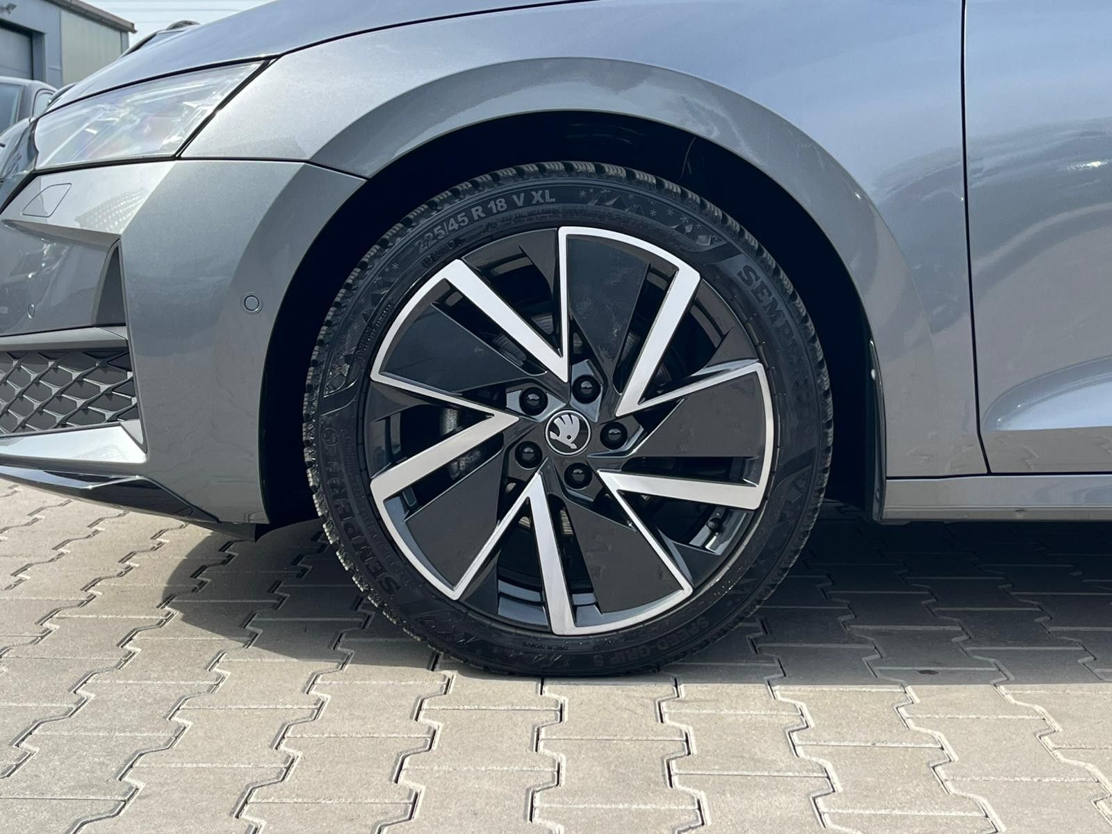 Fahrzeugabbildung SKODA Octavia 2.0 TDI Sportline DSG MATRIX*WINTER*5J.G