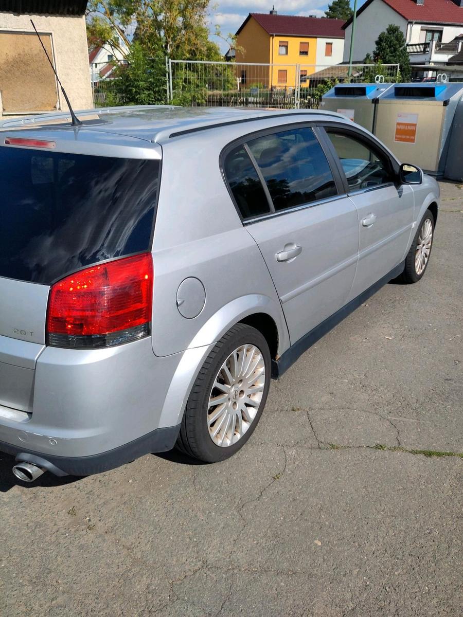 Opel Signum 2005 — rear view