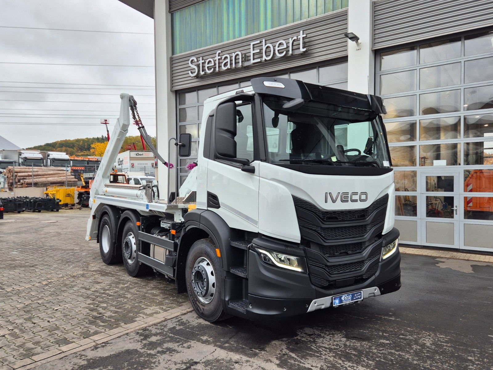 Fahrzeugabbildung Iveco AD260S40X/P Meiller AK16. T Funk AHK
