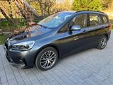 BMW 220d xDrive GT 7 Sitze AHK Leder Pano LED Sport - BMW 220 Gran Tourer aus 2019