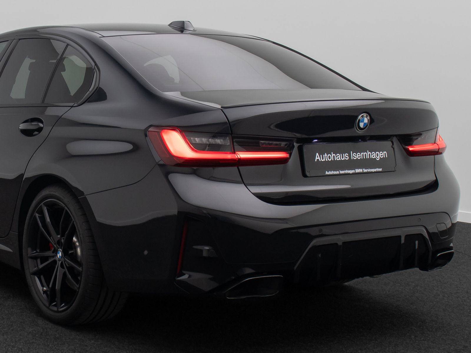 Fahrzeugabbildung BMW M340d xD 360&deg; HUD DAB H/K Alarm AHK Glasdach 19"