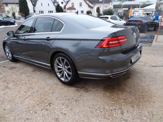 Fahrzeugabbildung Volkswagen Passat/Highline/2xR-Line/LED/Virtual/Kam/Leder/