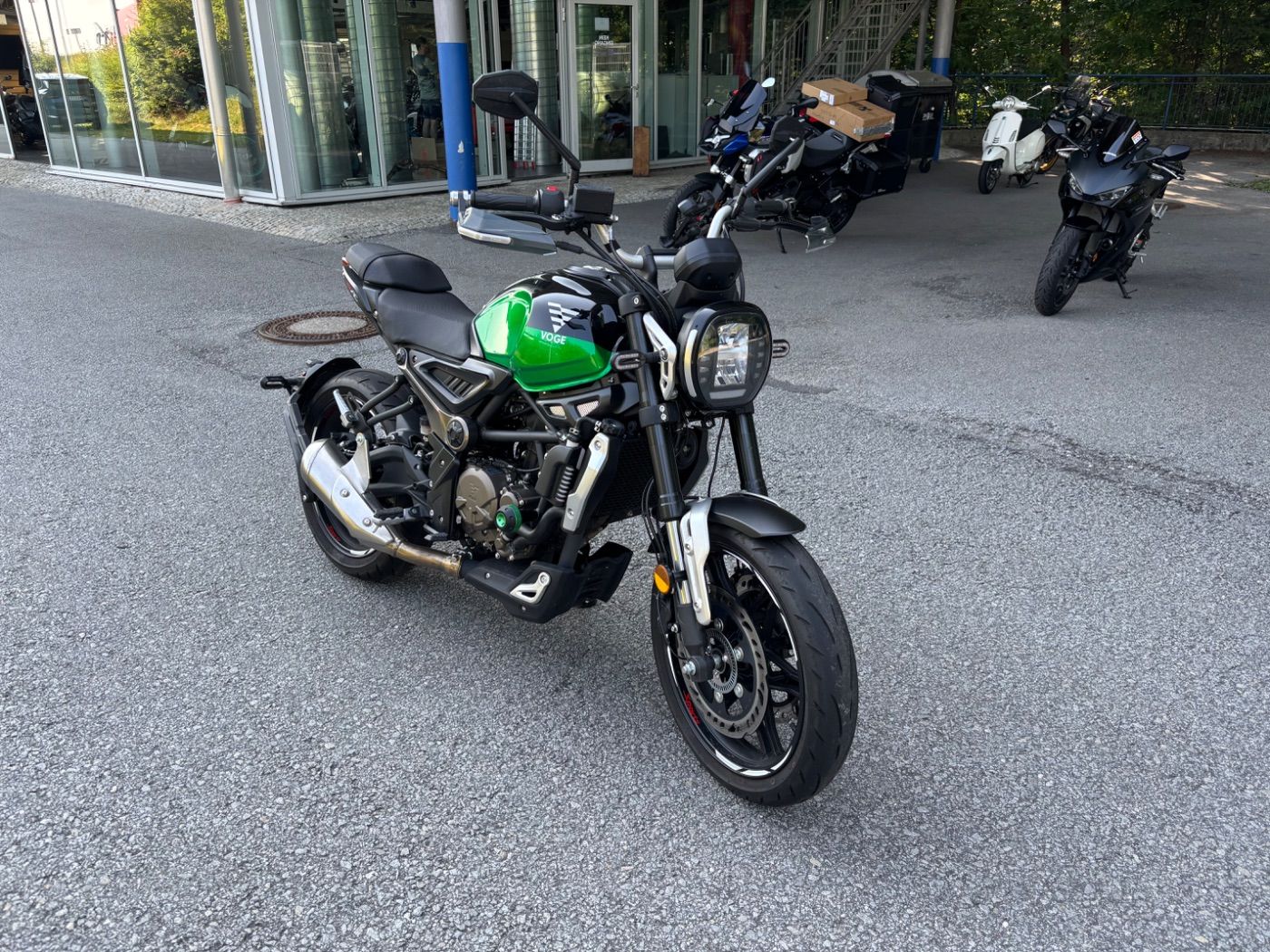 Fahrzeugabbildung VOGE LX300