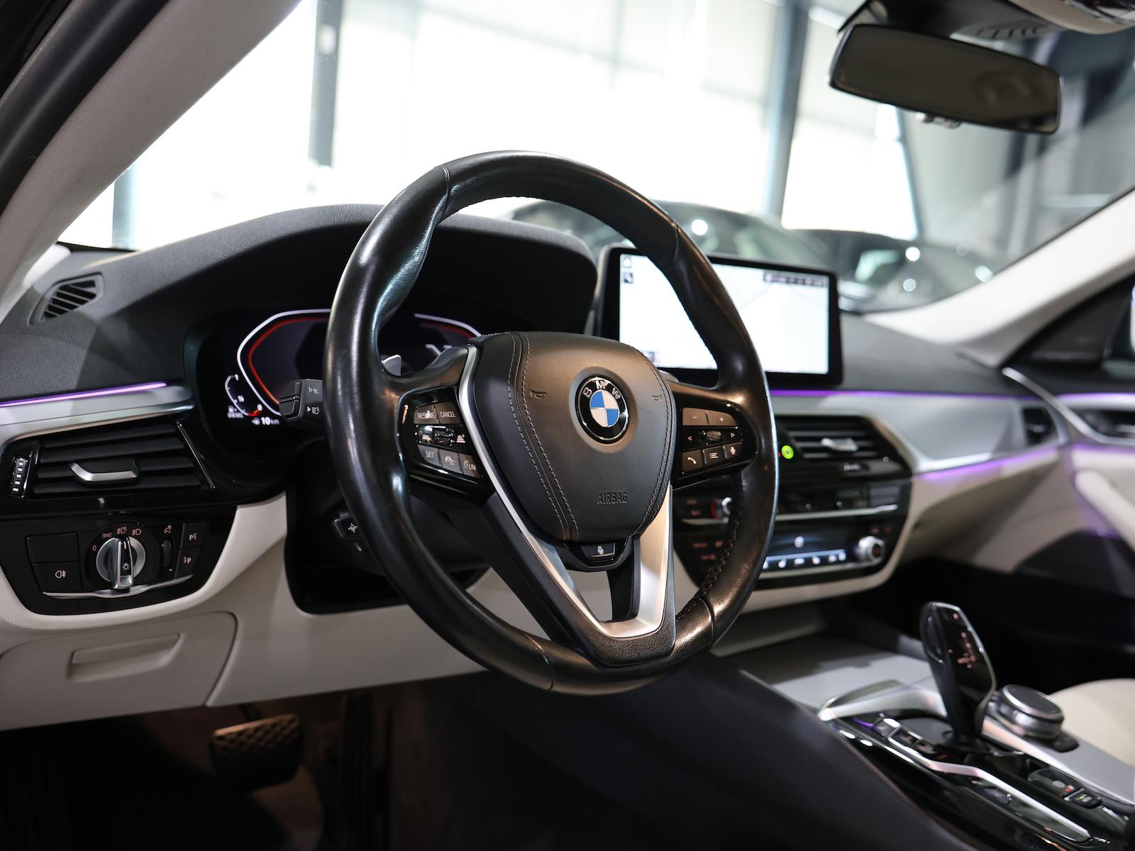 BMW 520d Touring BUSINESS / LIVE-COCKPIT+NAVI+360°