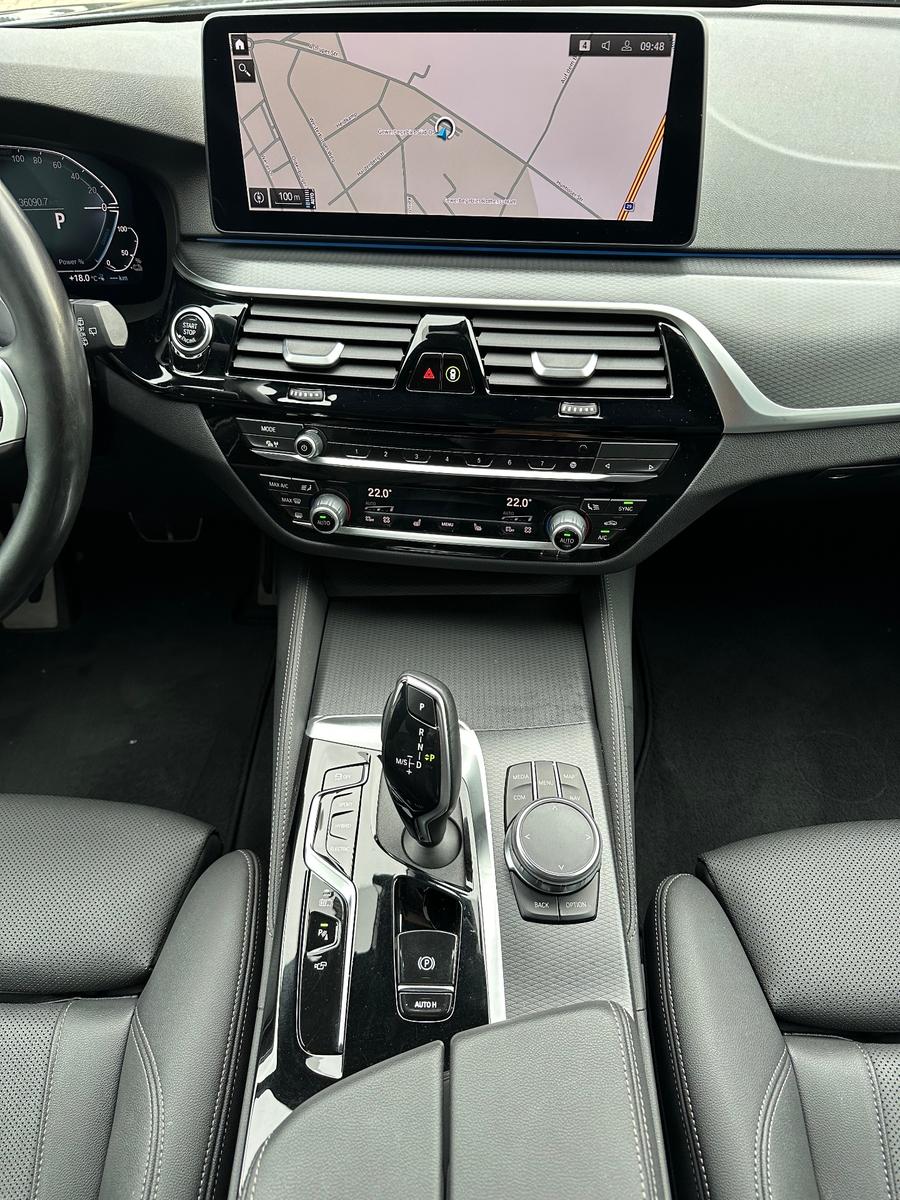 BMW 530 e Touring M-Sport NAV+LED+AHK+ACC+360°+18ZO