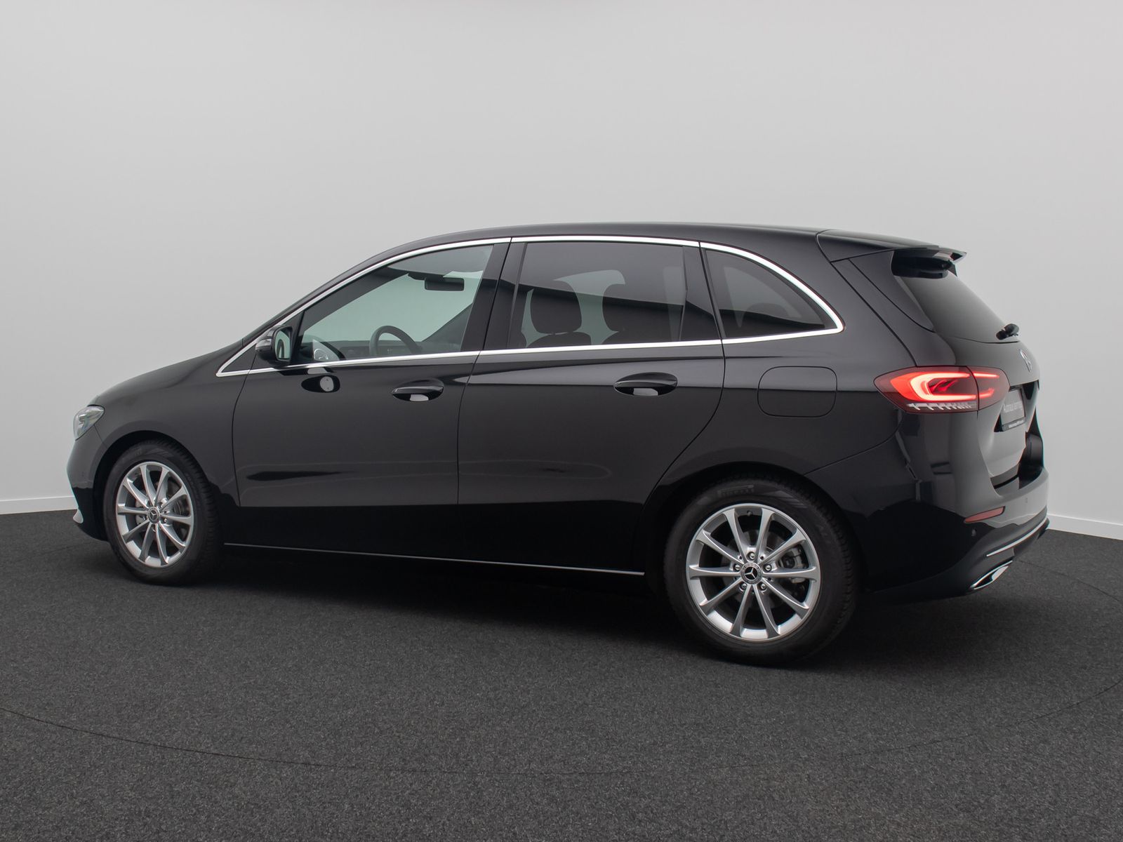 Fahrzeugabbildung Mercedes-Benz B 180 Kamera SoundSys LED Navi Tempomat Komfort