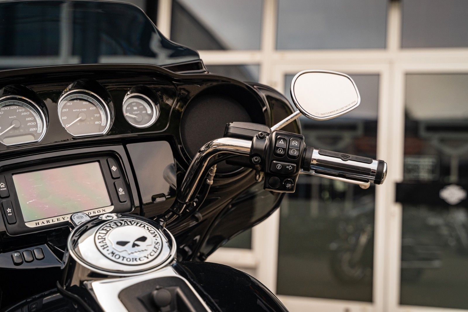 Fahrzeugabbildung Harley-Davidson FLHTK E-Glide Ultra Limited - Jekill -