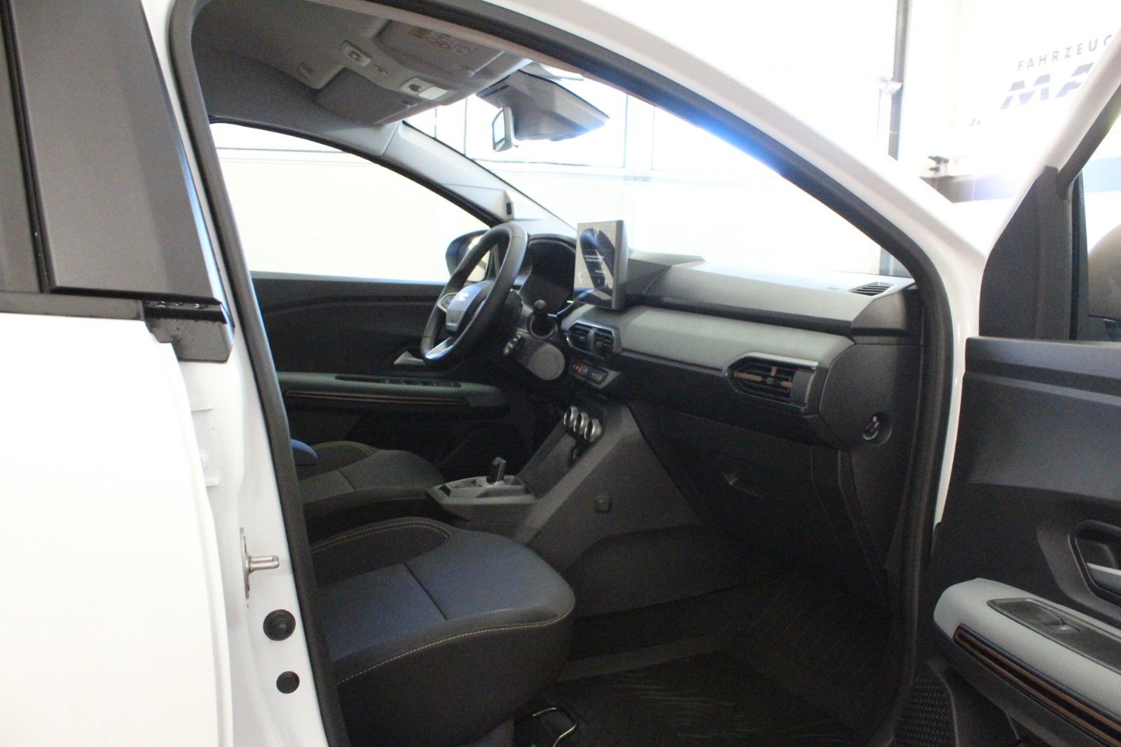 Fahrzeugabbildung Dacia Jogger Hybrid 155 Extreme 5-Sitzer MY 2026