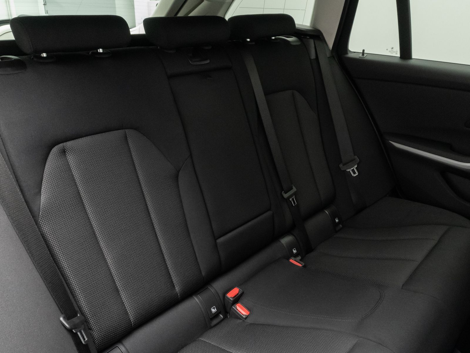 Fahrzeugabbildung BMW 320d CockpitPro PDC GeschwindigReg DAB Sitzhzng