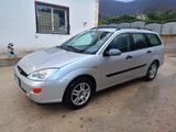 Ford Focus 1.6i 16V cat SW Ghia - Ford Focus aus 2000: Kombi