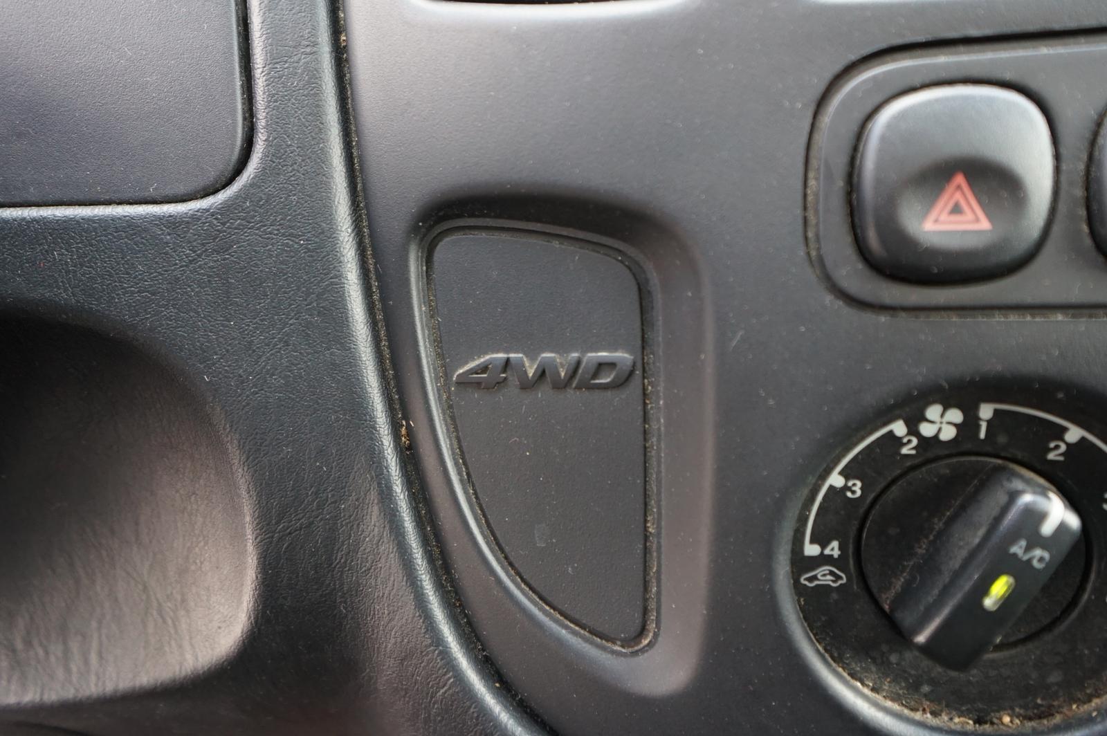 Ford Maverick 2005 — photo 14