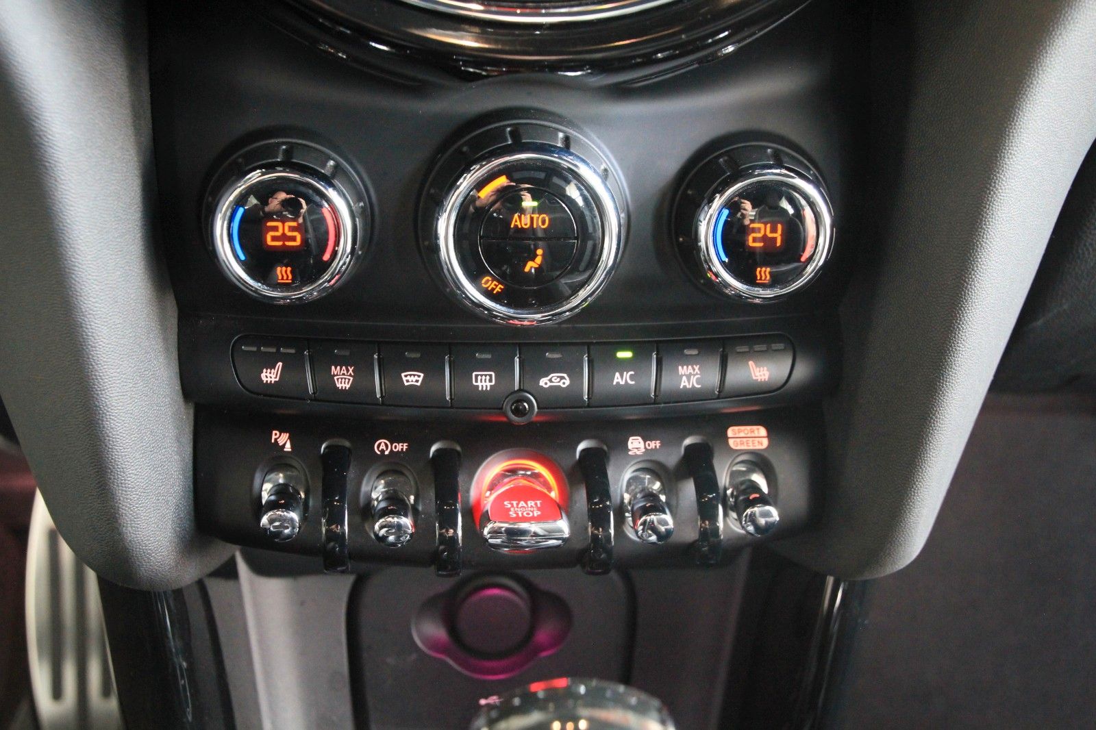 Fahrzeugabbildung MINI John Cooper Works