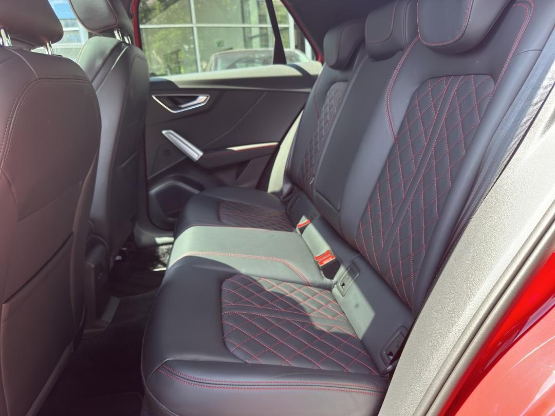 Fahrzeugabbildung Audi Q2 S line 40 TFSI, Kamera, Leder, Matrix, Pano,