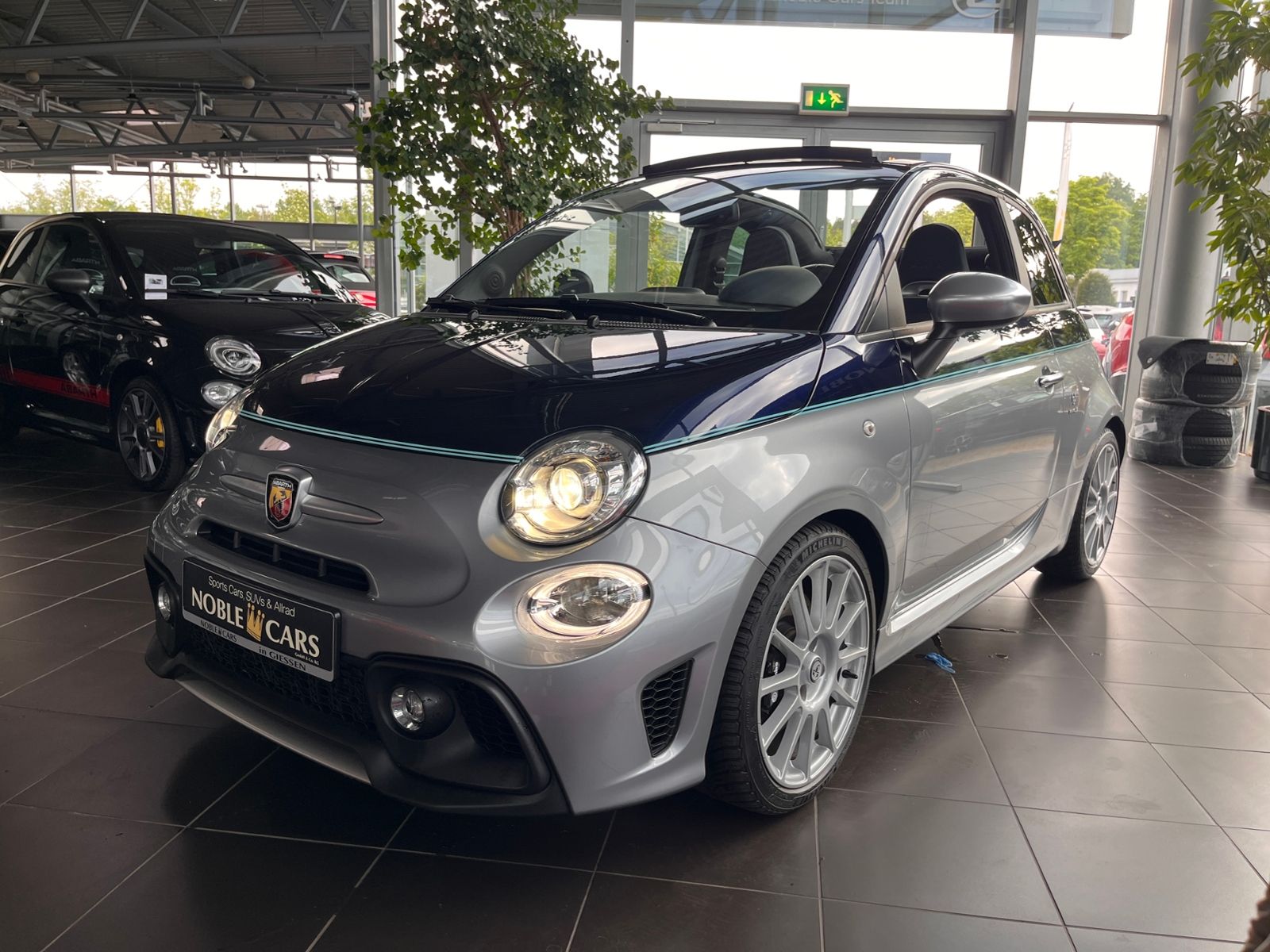 Fahrzeugabbildung Abarth 695C Rivale  Mahagoni LEDER Sitzheizung
