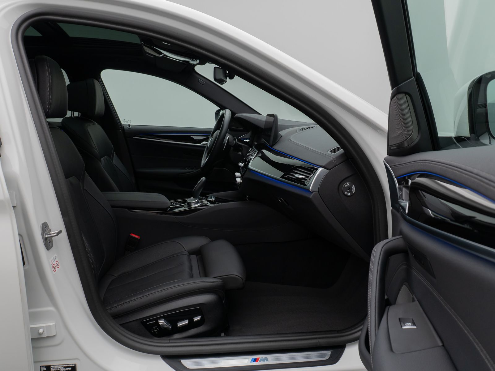 Fahrzeugabbildung BMW 540d xD M Sport Panoram Kamera Laser HUD H/K 19"