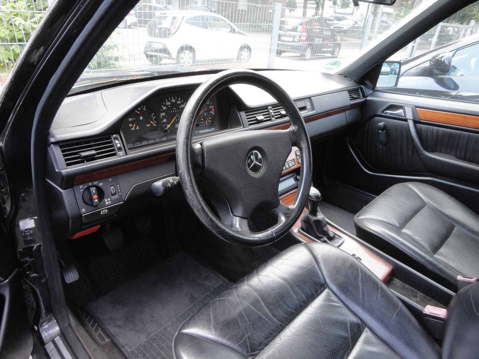 MERCEDES-BENZ E 230 TE 136 ch BVM - CLIM - CUIR - TOIT OUVRANT - 166000 KM