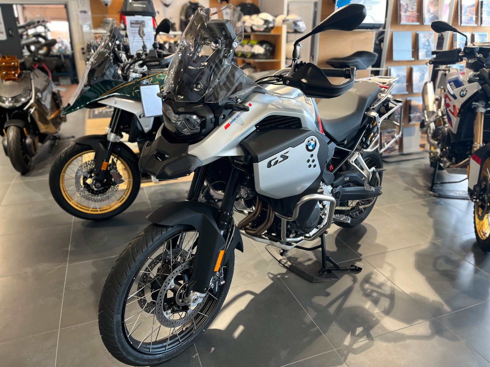 Fahrzeugabbildung BMW F 900 GS ADV Alu sofort verfügbar