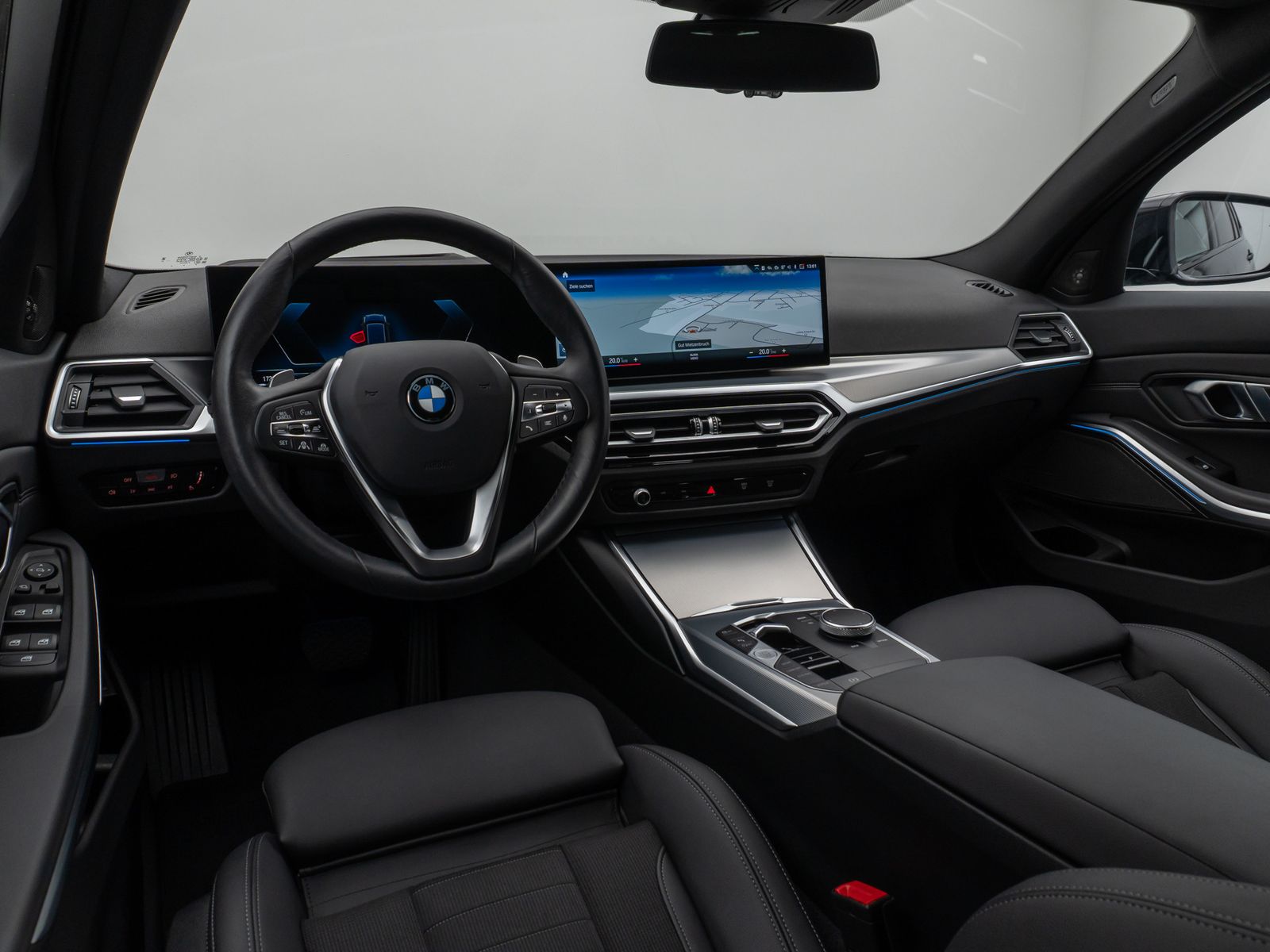 Fahrzeugabbildung BMW 330i xD Kamera HUD H/K ACC Komfort Alarm Sport