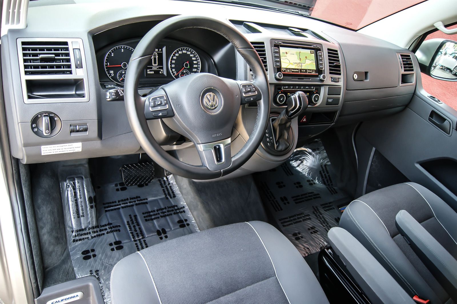 Fahrzeugabbildung Volkswagen T5 California Beach Aufstelldach 4Motion DSG 2HD
