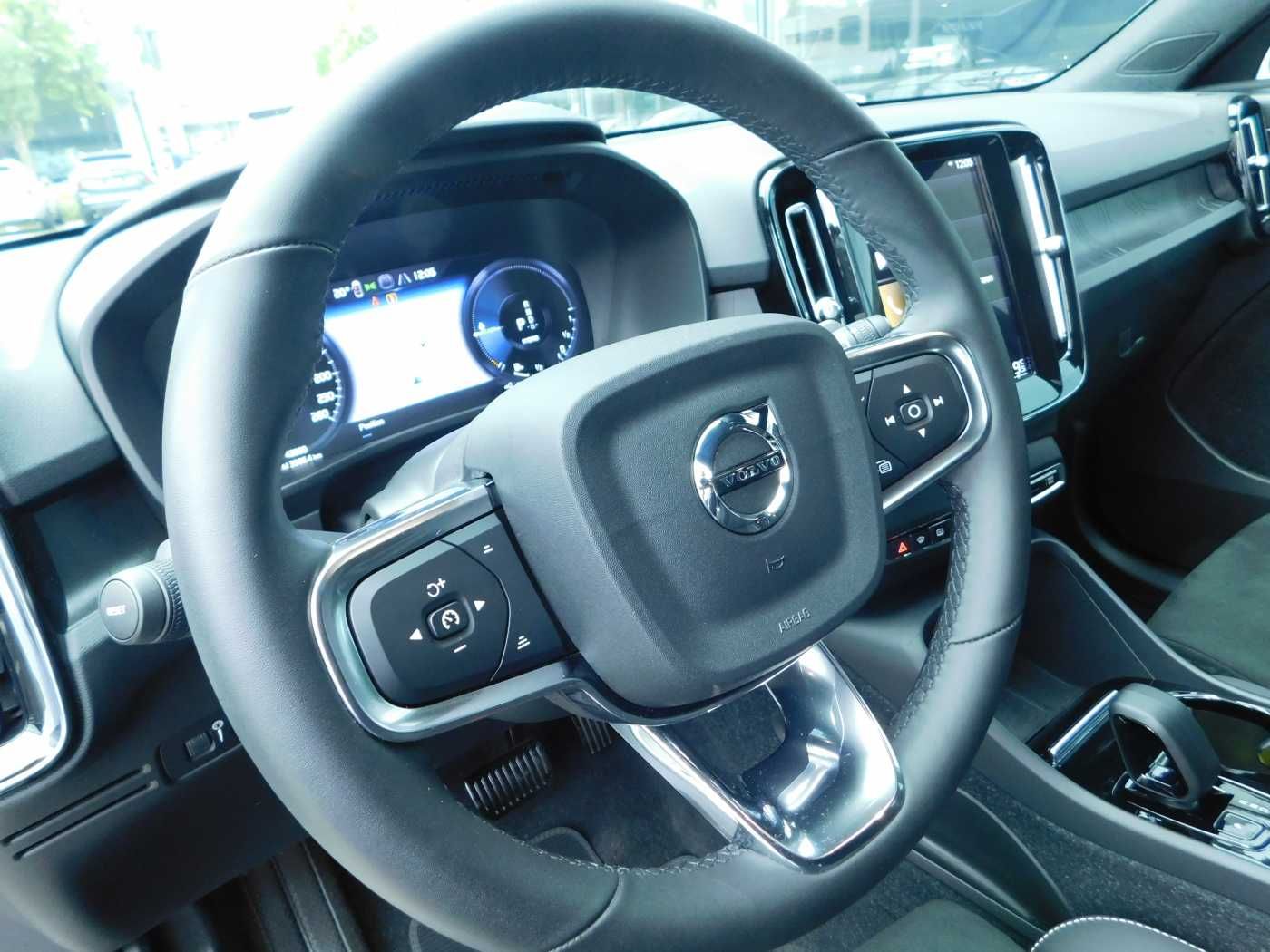 Fahrzeugabbildung Volvo XC40 T4 Recharge Plus Dark