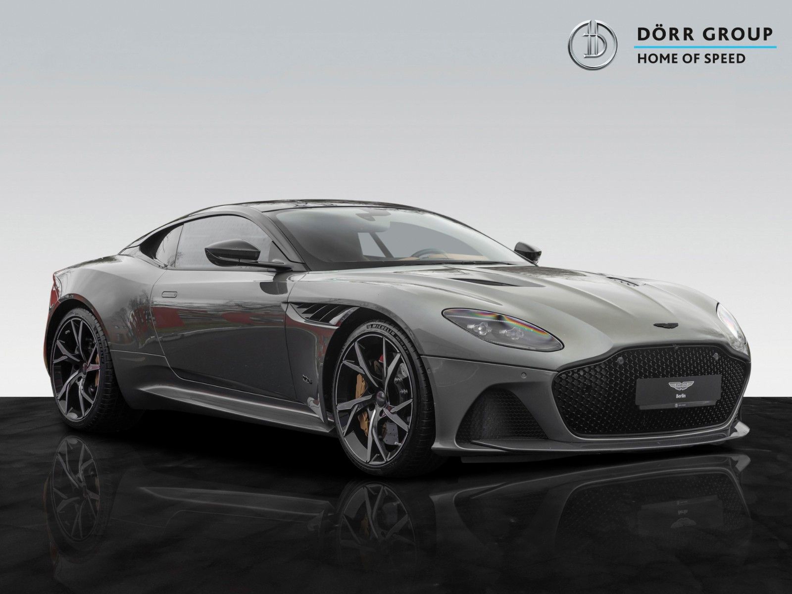 ASTON MARTIN DBS