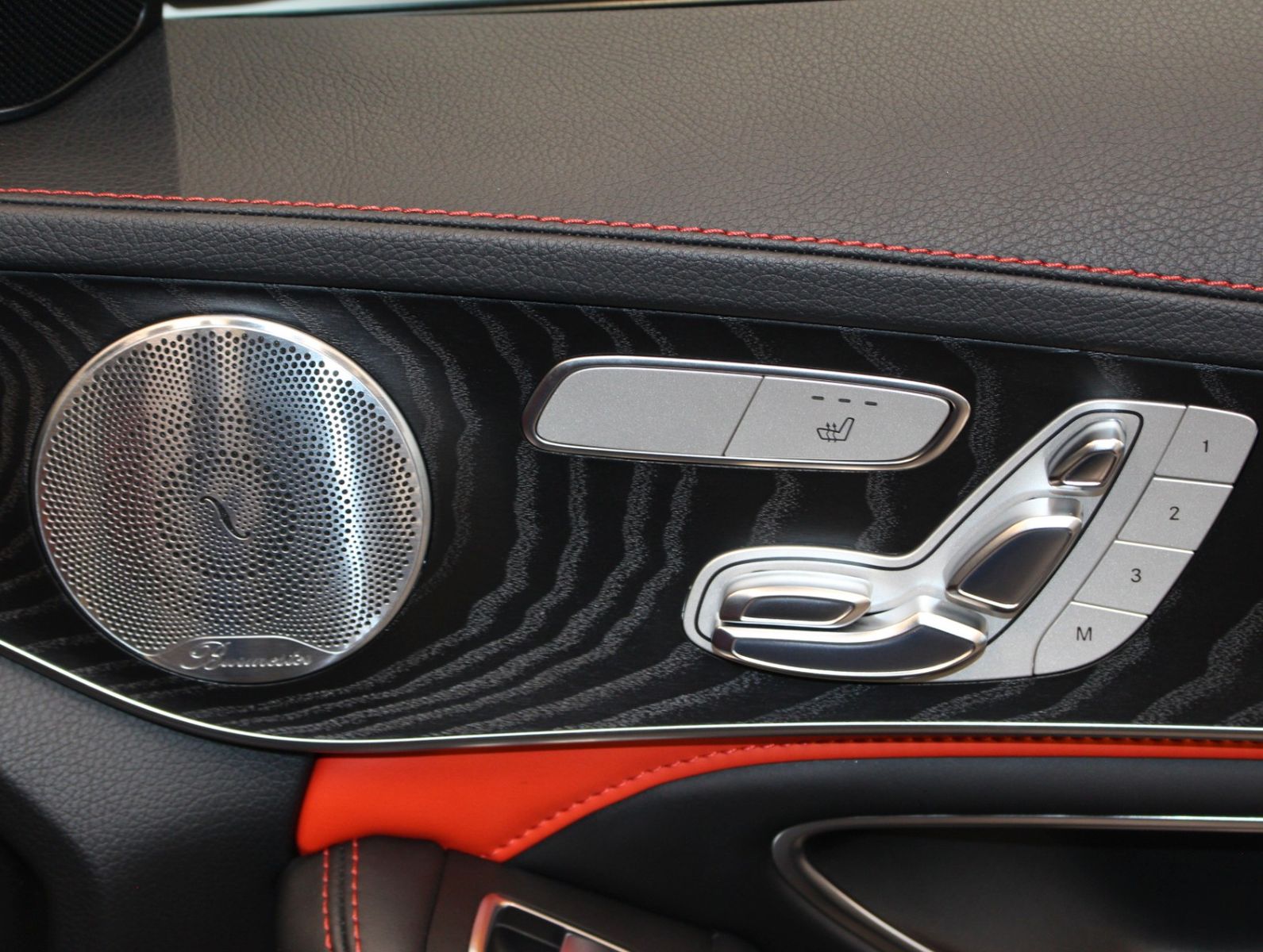 Fahrzeugabbildung Mercedes-Benz C 63 S AMG T Night-Paket+Burmester+Panoramadach