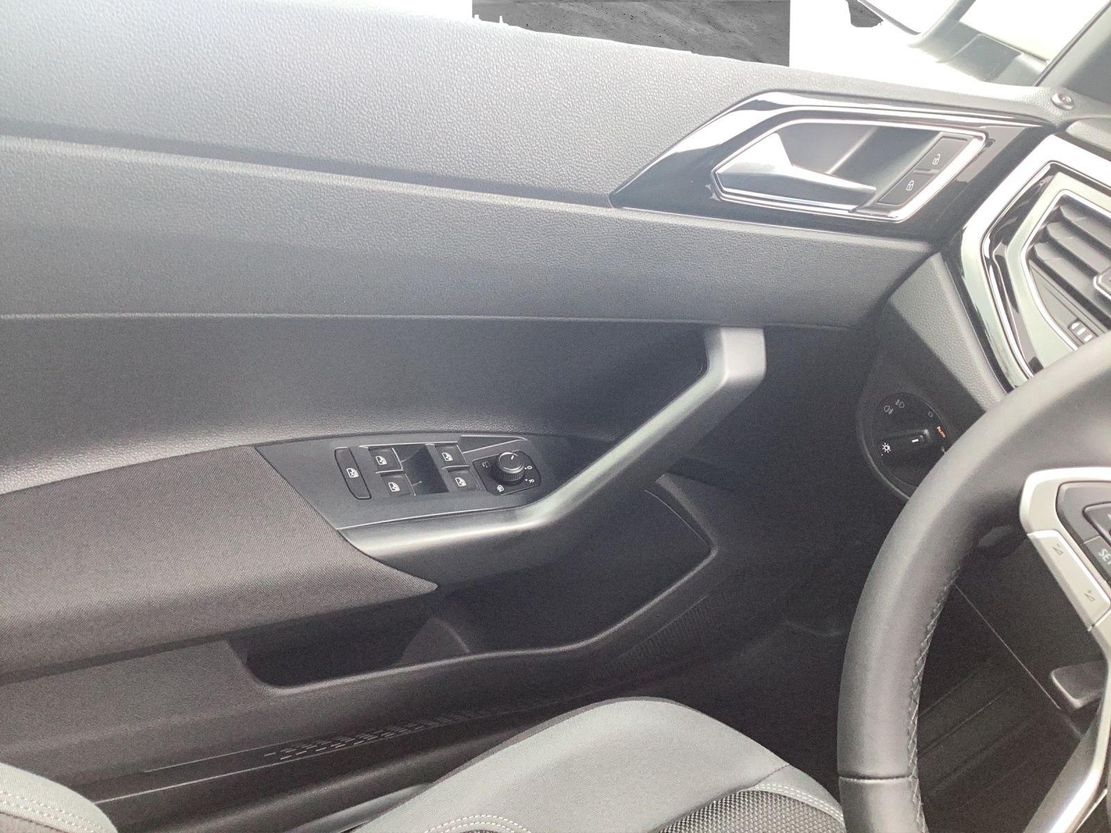 Fahrzeugabbildung Volkswagen Polo Style TSI DSG IQ.Light ACC SH RearView Ambi