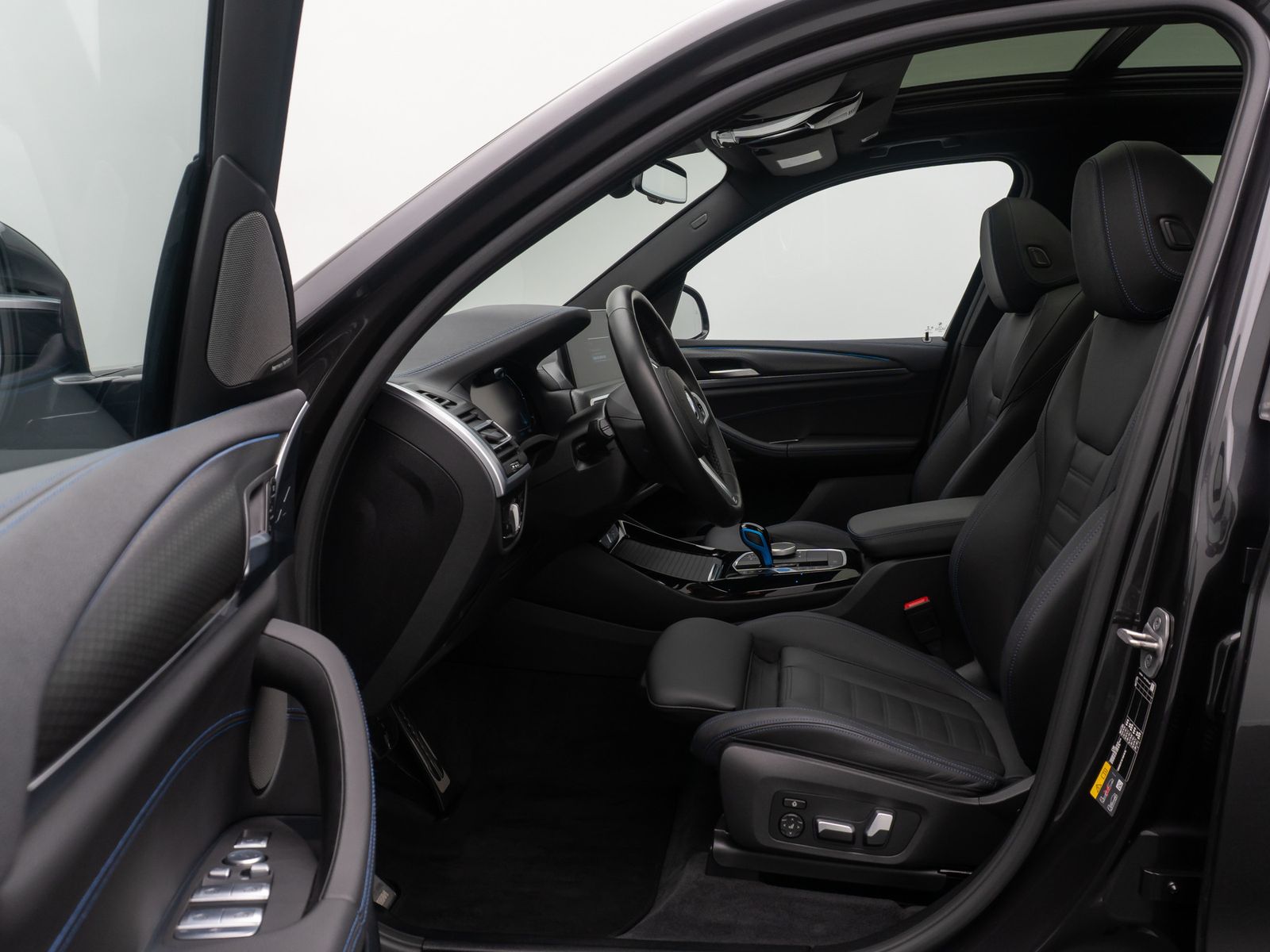 Fahrzeugabbildung BMW iX3 Impressive M Sport 360° HUD DAB Panorama 20"