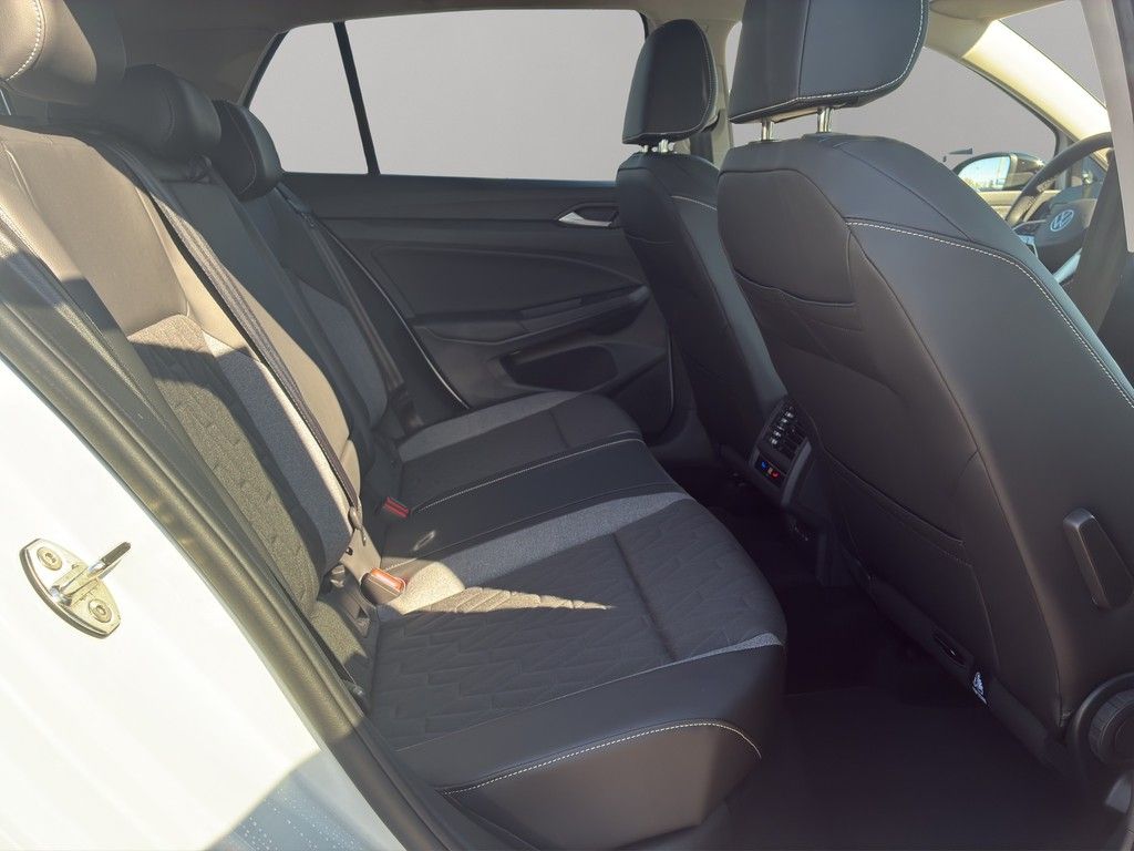 Volkswagen Golf VIII Lim. 1.5 eTSI Energy ACC RFK NAVI foto 18