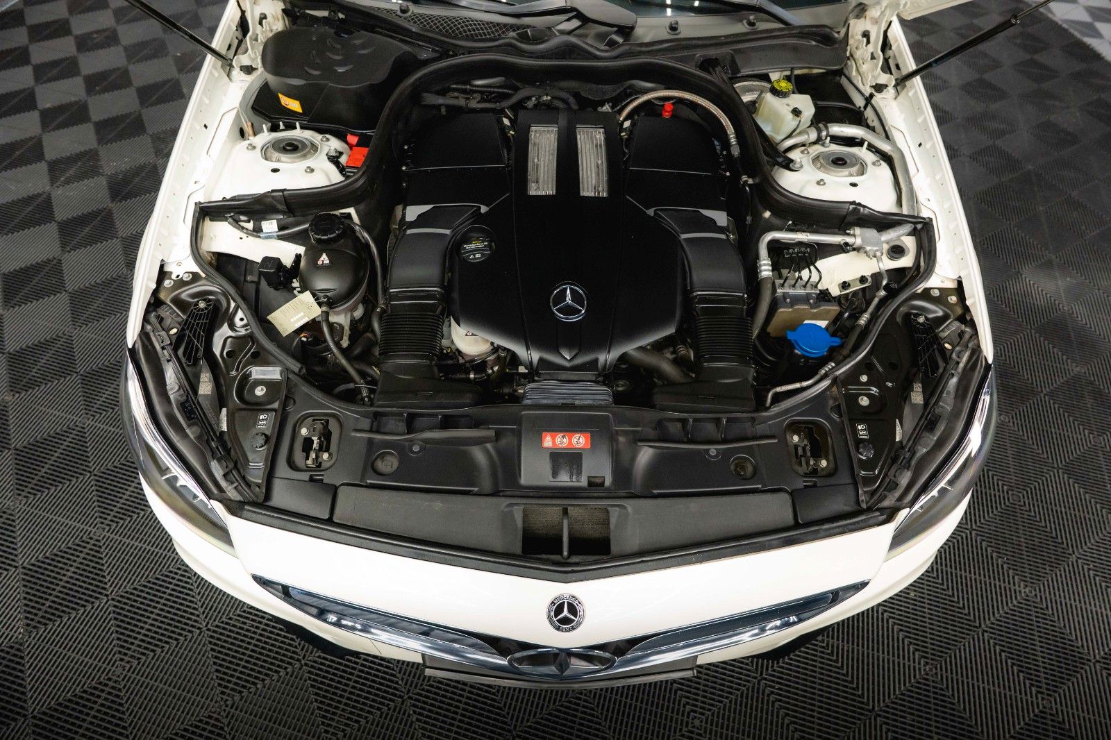 Fahrzeugabbildung Mercedes-Benz CLS 400 Shooting Brake AMG Night-Paket Designo