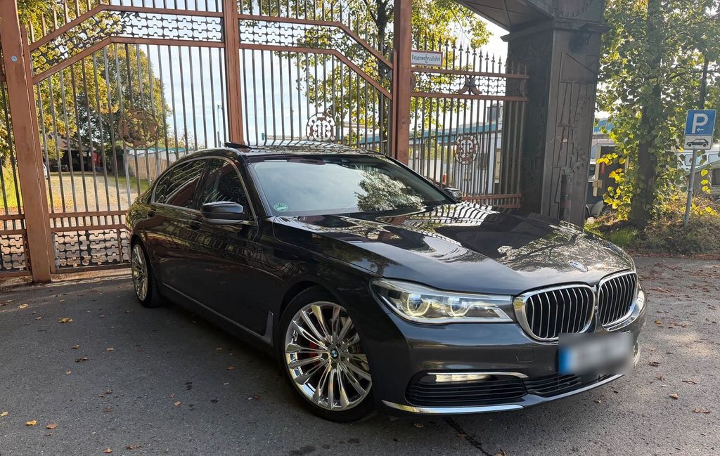 Image of BMW 740