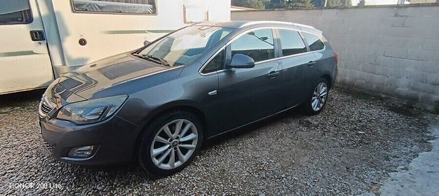 Opel Astra 1.6 115CV Sports Tourer Cosmo per ope