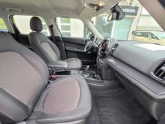 Fahrzeugabbildung Cooper Countryman Essential Trim